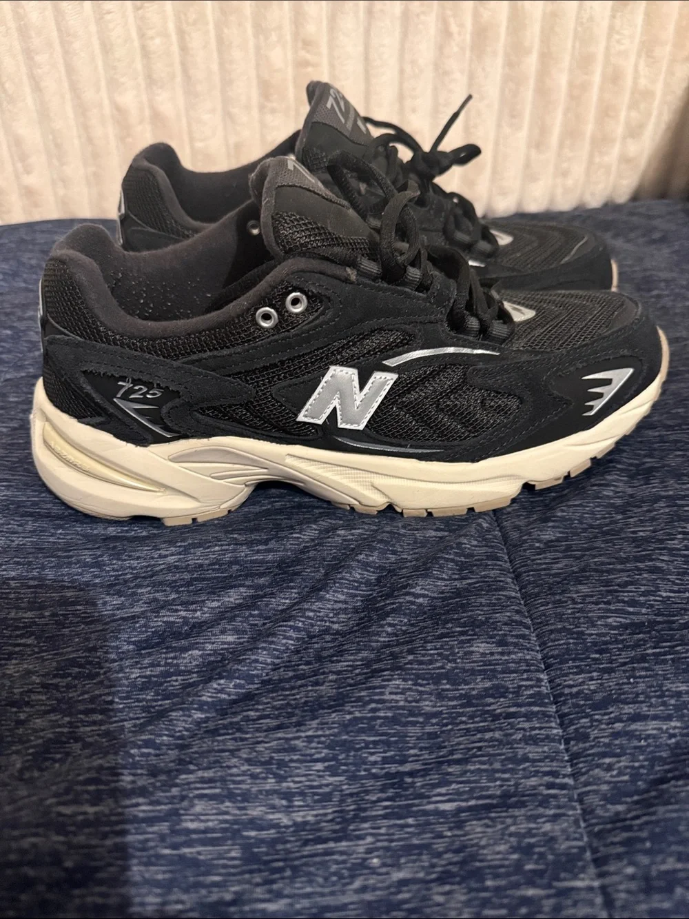 New Balance Kids Black & Cream Athletic Sneakers